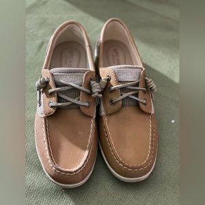 Womens Sperry shoes size 7.5